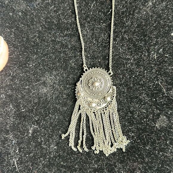 Multi Strand Silver‎ Tone Necklace - Picture 2 of 4